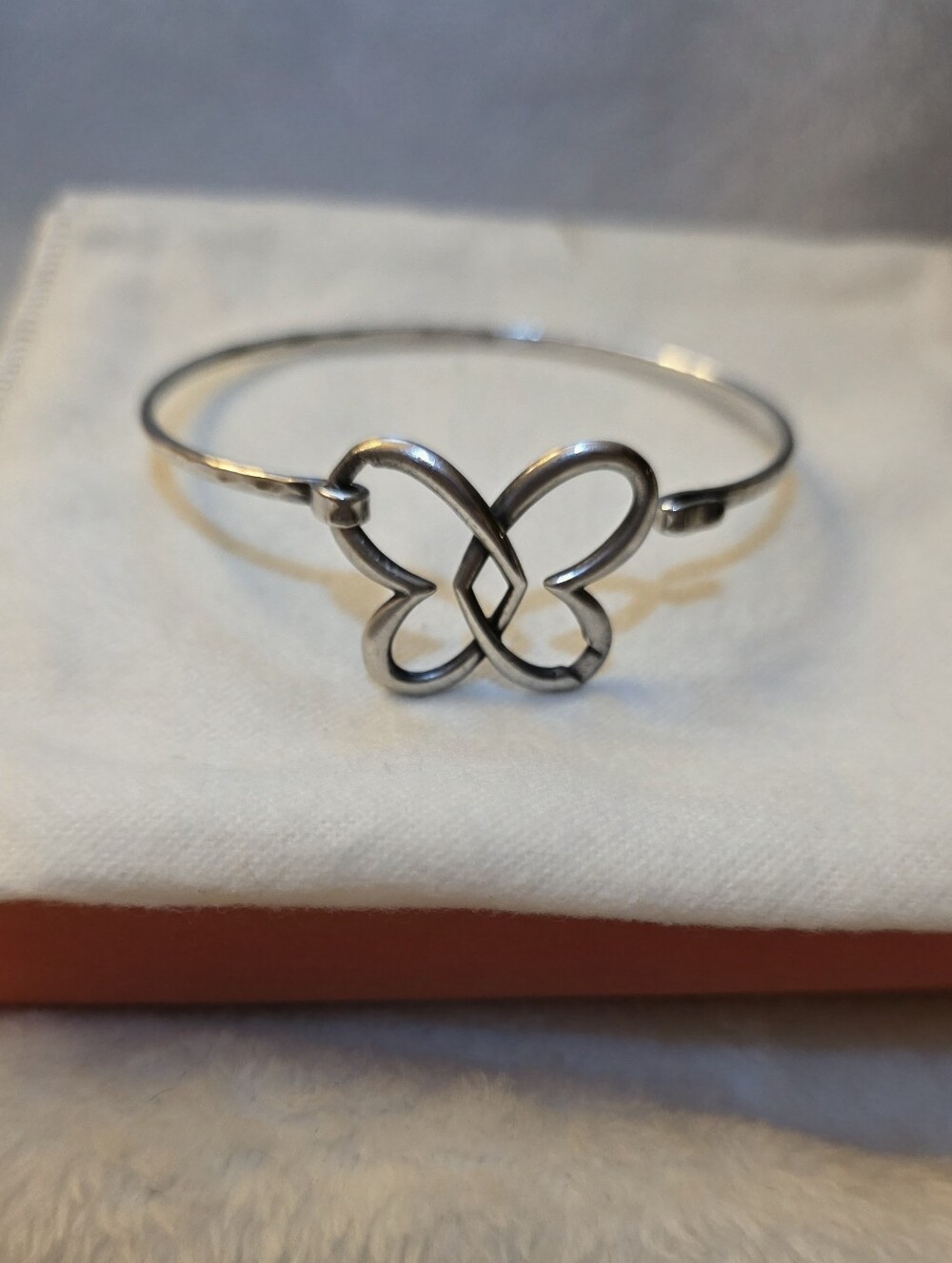 *RETIRED * James Avery Silver Butterfly Outline Bangle - Silver